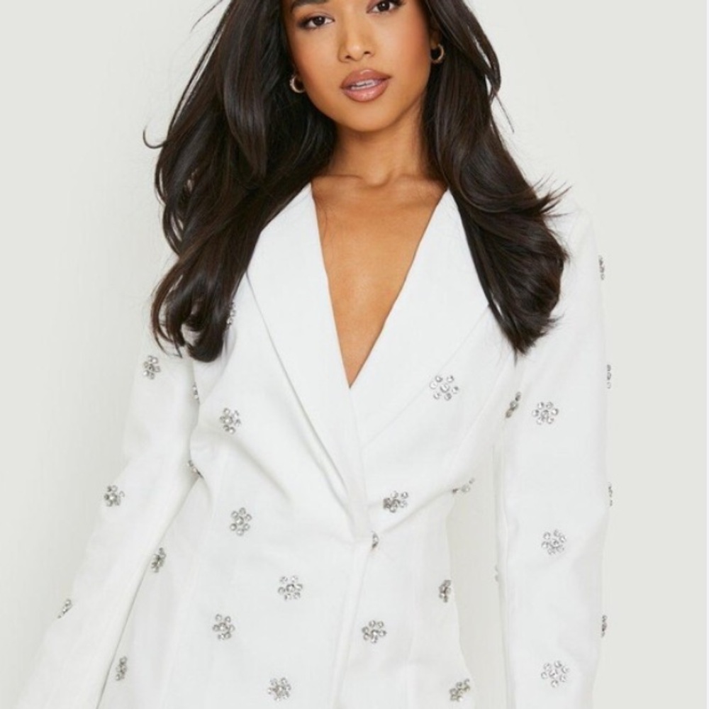 Boohoo DAISY CRYSTAL EMBELLISHED BLAZER